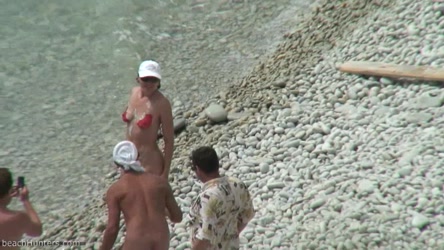 BeachHunters_15880-15986/bh_15898.avi