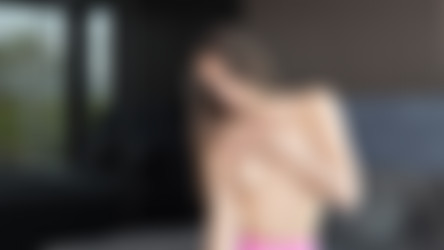 Dominika C 2025/2025-01-20 Pink In Bed.mp4