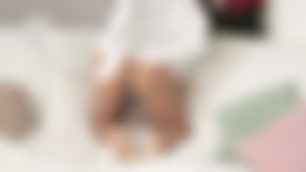 Dominika C 2025/2025-03-25 Rocking Elegance In A Simple T-Shirt.mp4