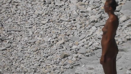 BeachHunters_15880-15986/bh_15887.mp4