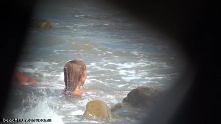 BeachHunters_15469-15574/bh_15483.mp4